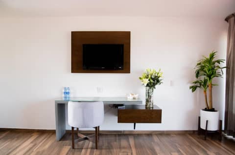 Hotel Expo Plaza Business and Family Guadalajara — hotel room