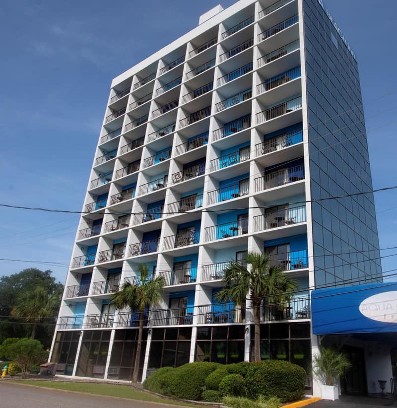 Aqua Beach Inn — building