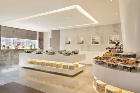 Ramada Abu Dhabi Corniche — dining