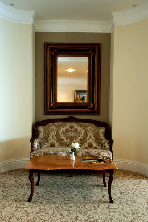 Royal Princess Hotel — lounge