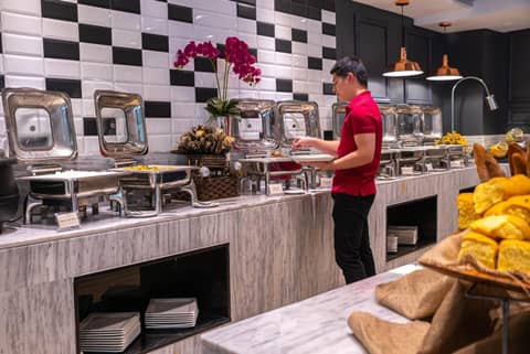 Coro Hotel — dining