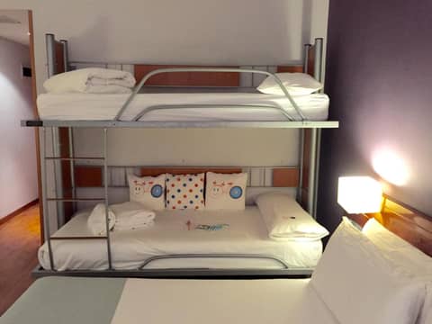 Hotel Madrid Centro Affiliated by Meliá — bedroom