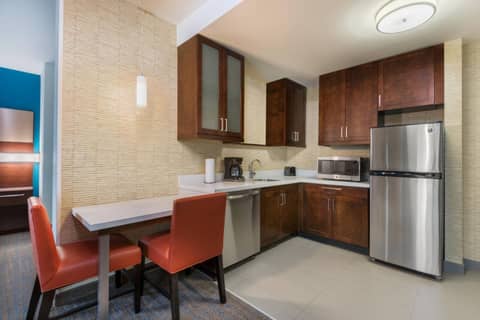 Residence Inn by Marriott Charlotte City Center — kitchen