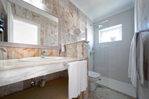 Vista Bonita - Gay and Lesbian Only Resort — bathroom
