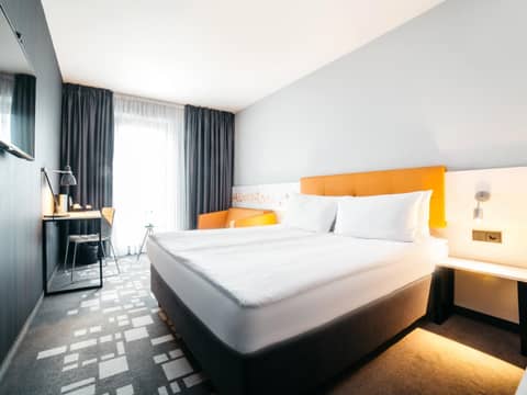 Q Hotel Kraków — hotel room