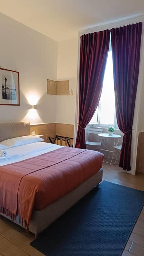 H22 Hotel — bedroom