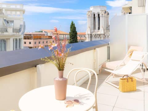 Nice Centre Hotel — balance & terrace