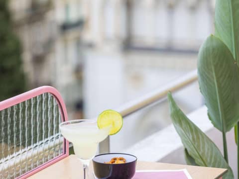 Nice Centre Hotel — balance & terrace