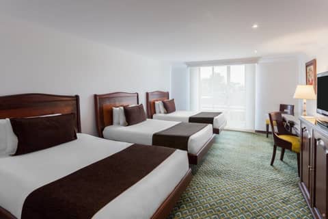 Hotel Embassy Park — photo 2