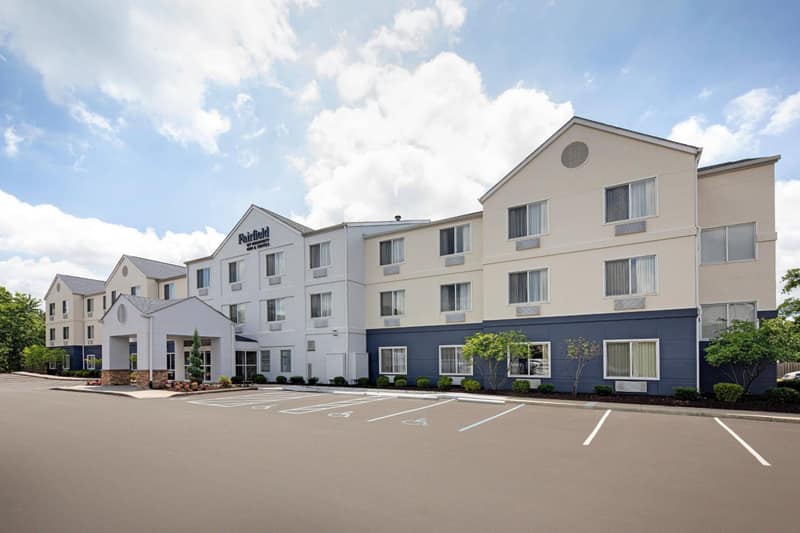 Fairfield Inn & Suites Indianapolis Airport — building