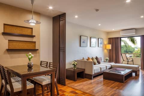 The Grand Napat — hotel room