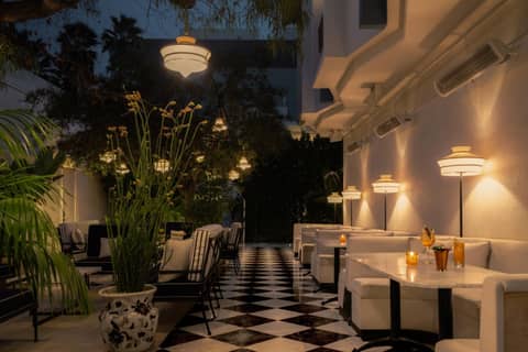 Short Stories Hotel Near The Grove — photo 5