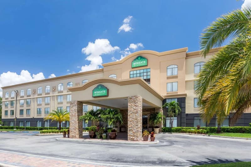 Wingate by Wyndham, Universal Studios - Free Theme Park Shuttle — building
