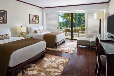 Lotus Honolulu at Diamond Head — hotel room