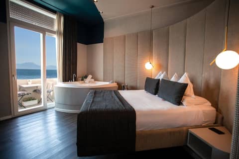 Relais sul Mare Boutique Hotel — hotel room