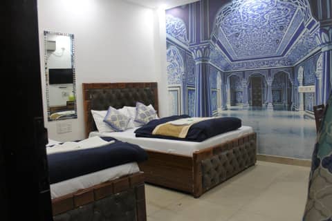 Hotel Yes Boss International- Awarded Best Hotel 2025 in Budget Category — hotel room