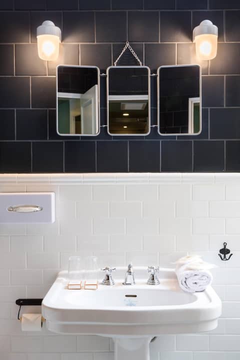 Hôtel Silky by HappyCulture — bathroom