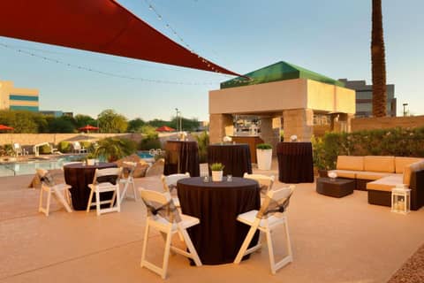 Radisson Hotel Phoenix Airport — activities & amenities