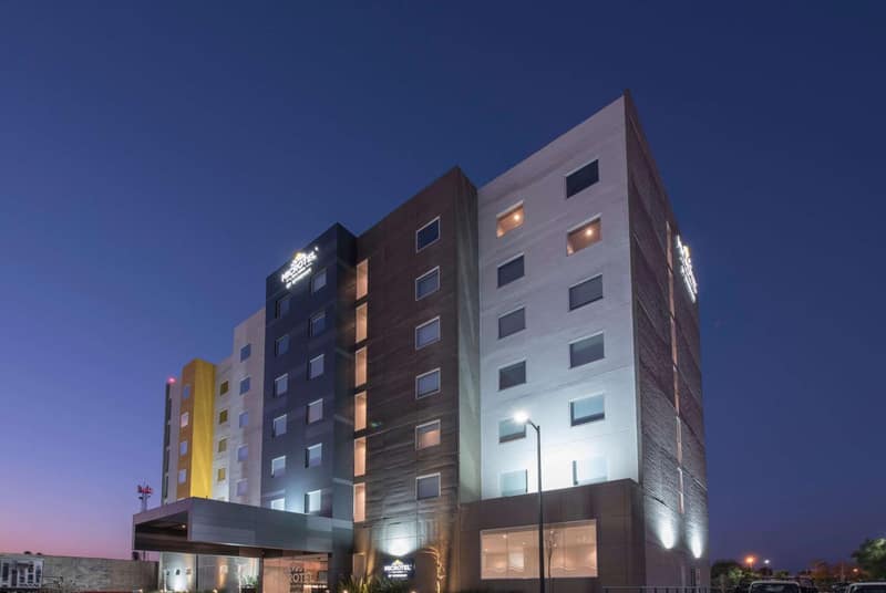 Microtel Inn & Suites by Wyndham Guadalajara Sur — building