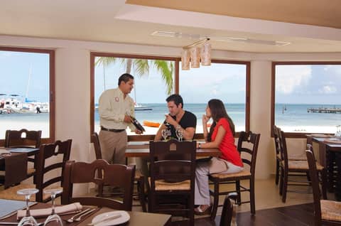 Ocean Spa Hotel – All Inclusive — dining