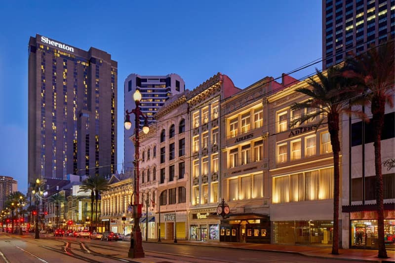 Sheraton New Orleans Hotel — building