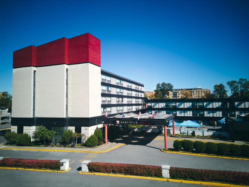Hotel Ruby Foo's — building