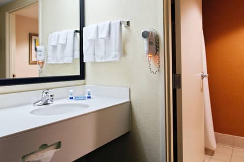 Fairfield Inn & Suites Charlotte Arrowood — photo 5