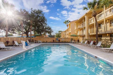La Quinta Inn by Wyndham Orlando Airport West — photo 8