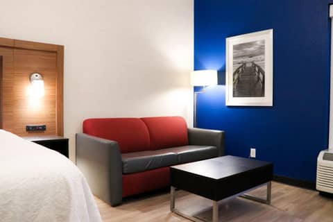 Days Inn & Suites by Wyndham Fort Myers Near JetBlue Park — photo 8