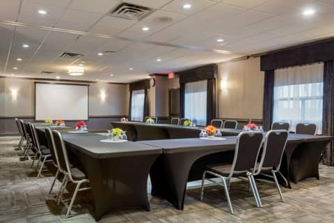 Coast Calgary University Area Hotel by APA — photo 8