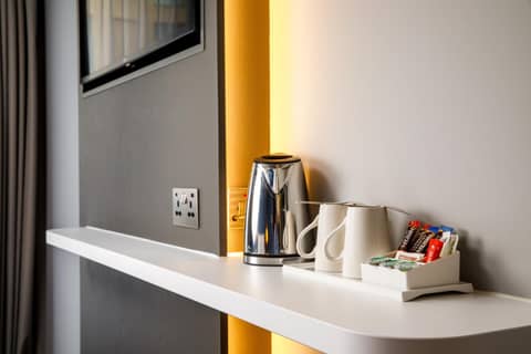 Holiday Inn Express London - ExCel by IHG — hotel reception