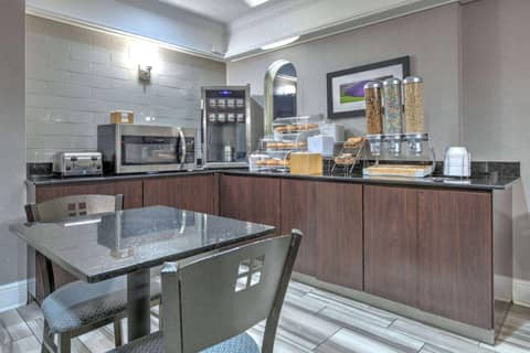 La Quinta Inn by Wyndham Dallas Uptown — photo 3