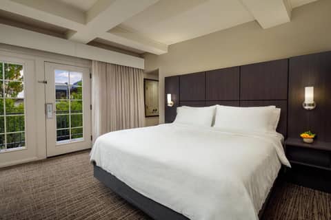 Holiday Inn and Suites Phoenix Airport North by IHG — photo 5