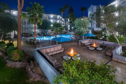 Holiday Inn and Suites Phoenix Airport North by IHG — photo 6