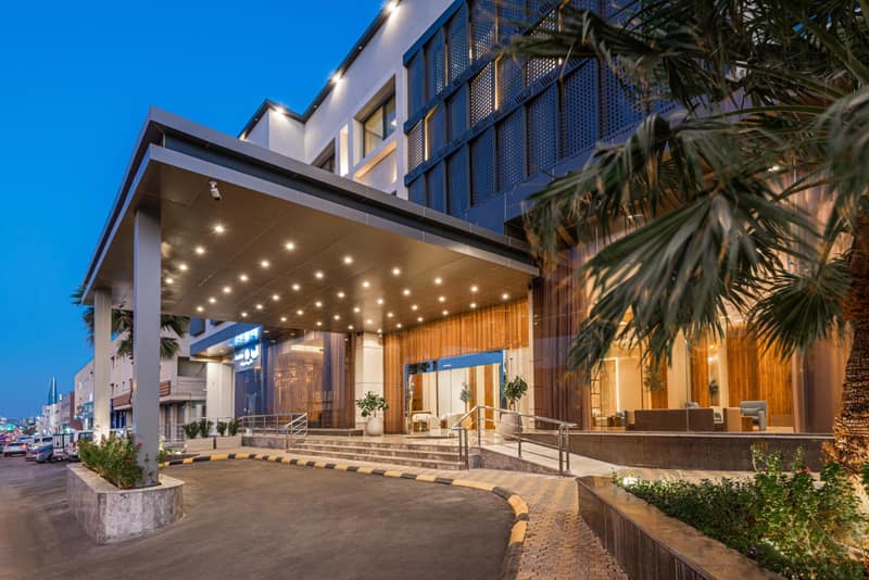 Voyage Hotel & Suites — photo 1