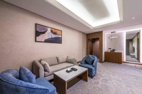 Voyage Hotel & Suites — photo 2