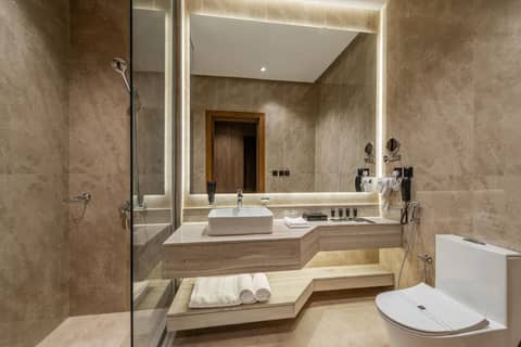 Voyage Hotel & Suites — photo 3