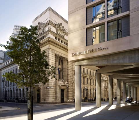 DoubleTree by Hilton Hotel London - Tower of London — building
