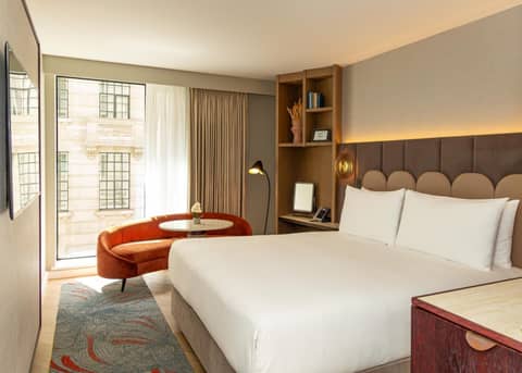 DoubleTree by Hilton Hotel London - Tower of London — hotel room