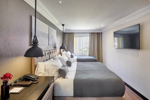 Hotel Cortes Rambla — hotel room