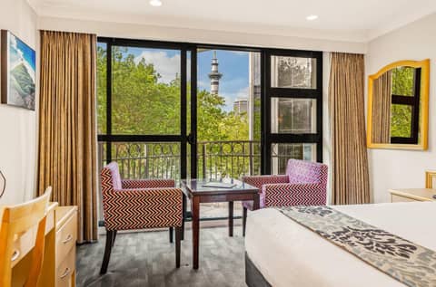 Parkside Hotel & Apartments — photo 9