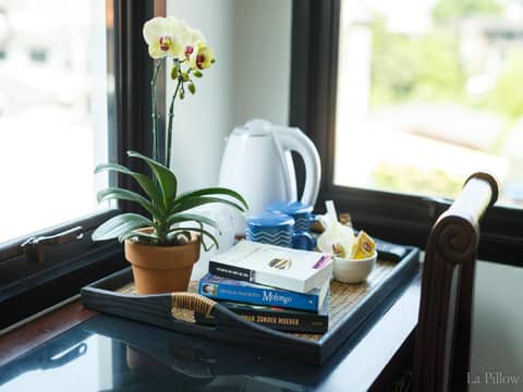 La Pillow 8 — dining