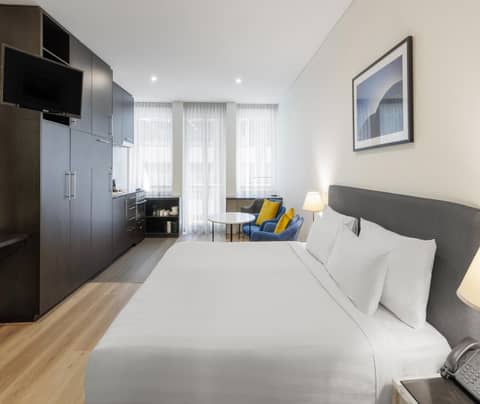 Oaks Melbourne on Collins Suites — photo 2
