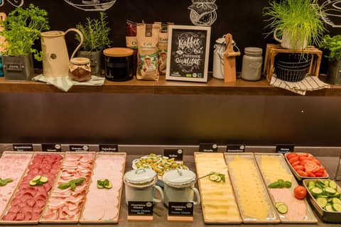 Motel One Manchester-Piccadilly — photo 9
