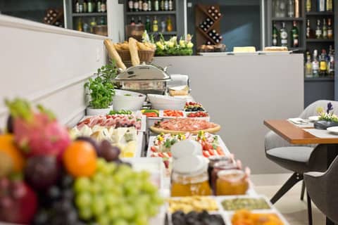 Benefis Boutique Hotel — dining
