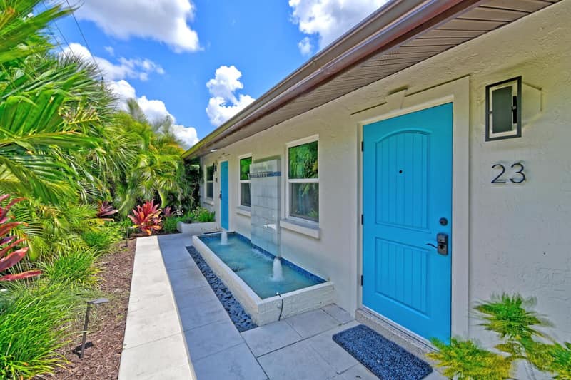 Siesta Key Palms Resort — building