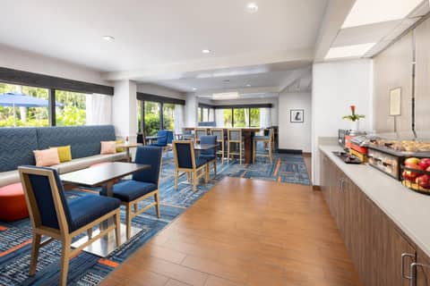 Hampton Inn Naples-Central — photo 7