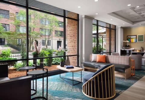 Sonesta ES Suites Chicago Downtown Magnificent Mile Medical — lounge