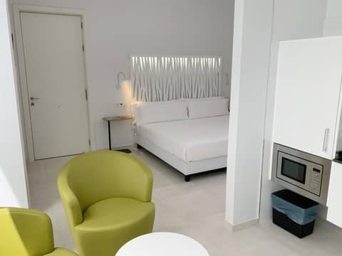 Feelathome Rivero Apartments — hotel room