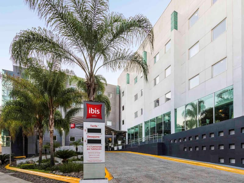 Ibis Guadalajara Expo — building
